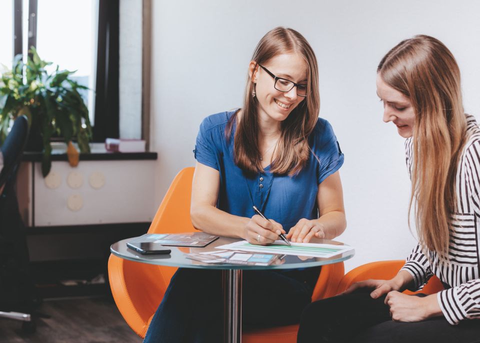 Themen Besprechung zwischen Mitarbeitern